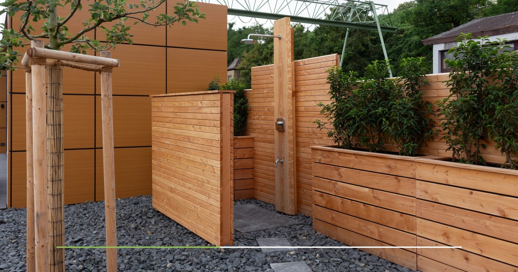 Outdoor Dusche aus Holz.