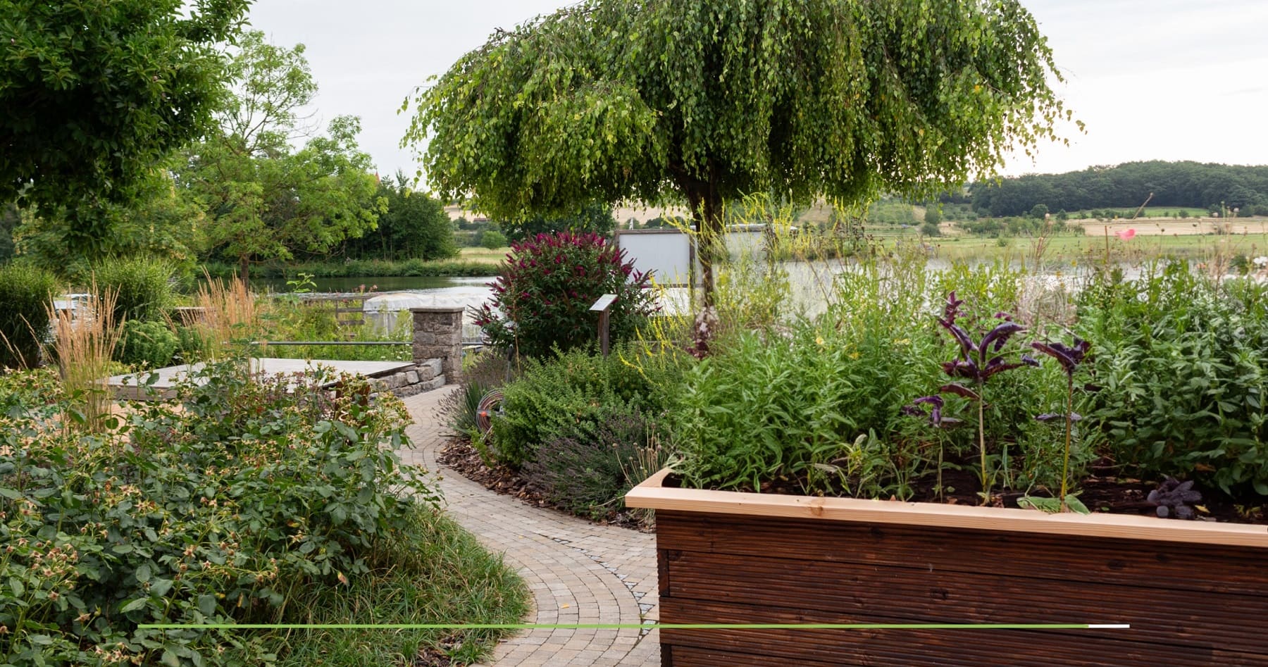 Gartenansicht der Holzwerke Gleitsmann bei Würzburg und Schweinfurt.